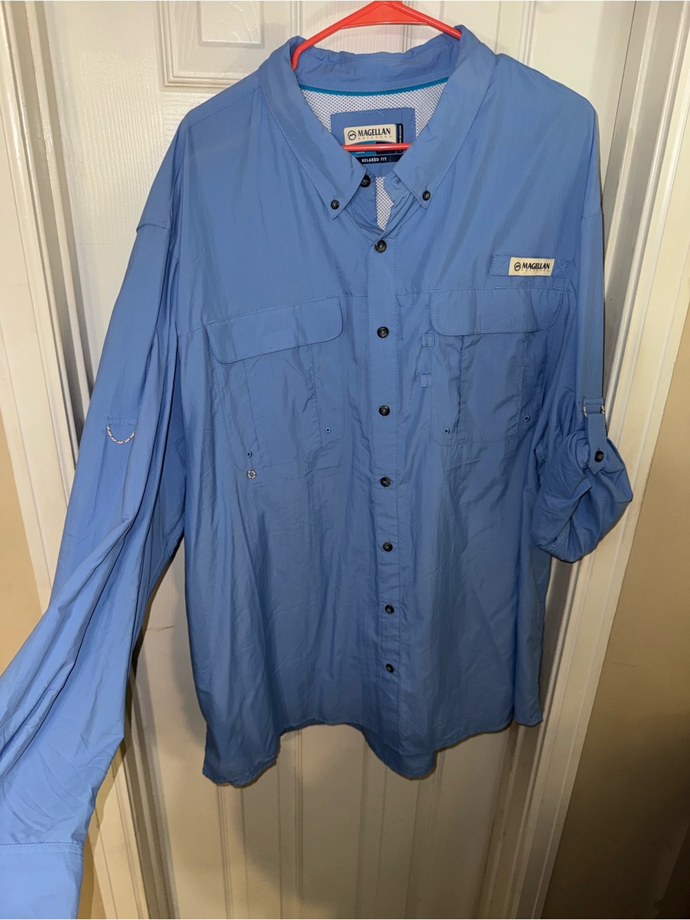 Magellan Outdoors Light Blue Long Sleeve Button-Down Shirt